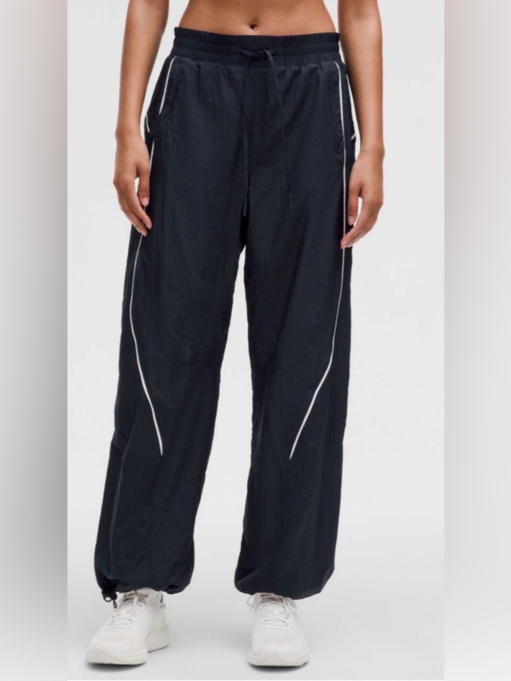 Lululemon License to Train Mid-Rise Light-Weight Jogger True Navy/White sz 6